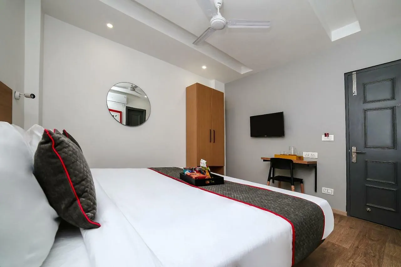 Oyo Townhouse 055 Sohna Road Uppal Southend 1 Otel Gurgaon