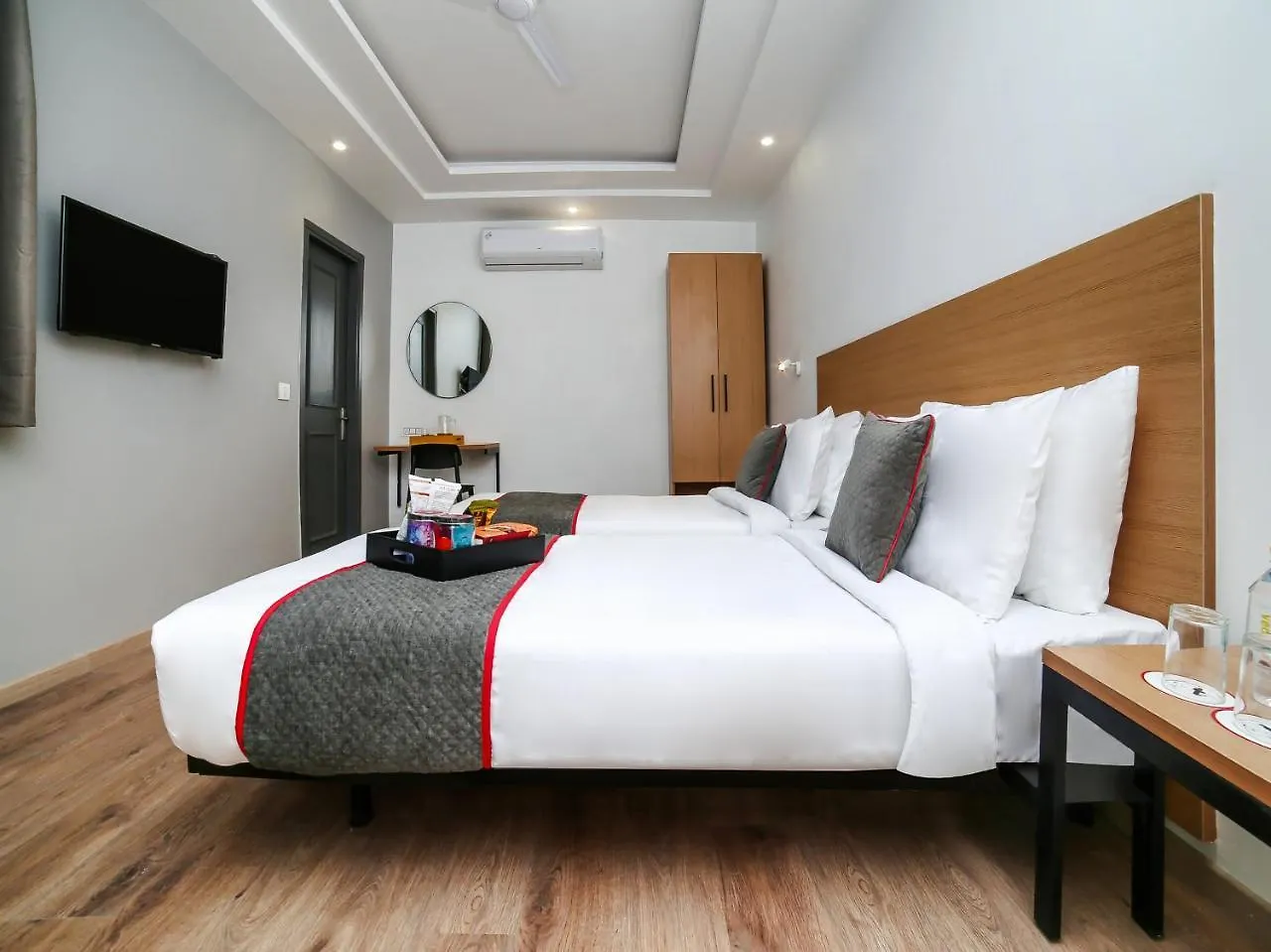 Hotel Oyo Townhouse 055 Sohna Road Uppal Southend 1 Gurgaon
